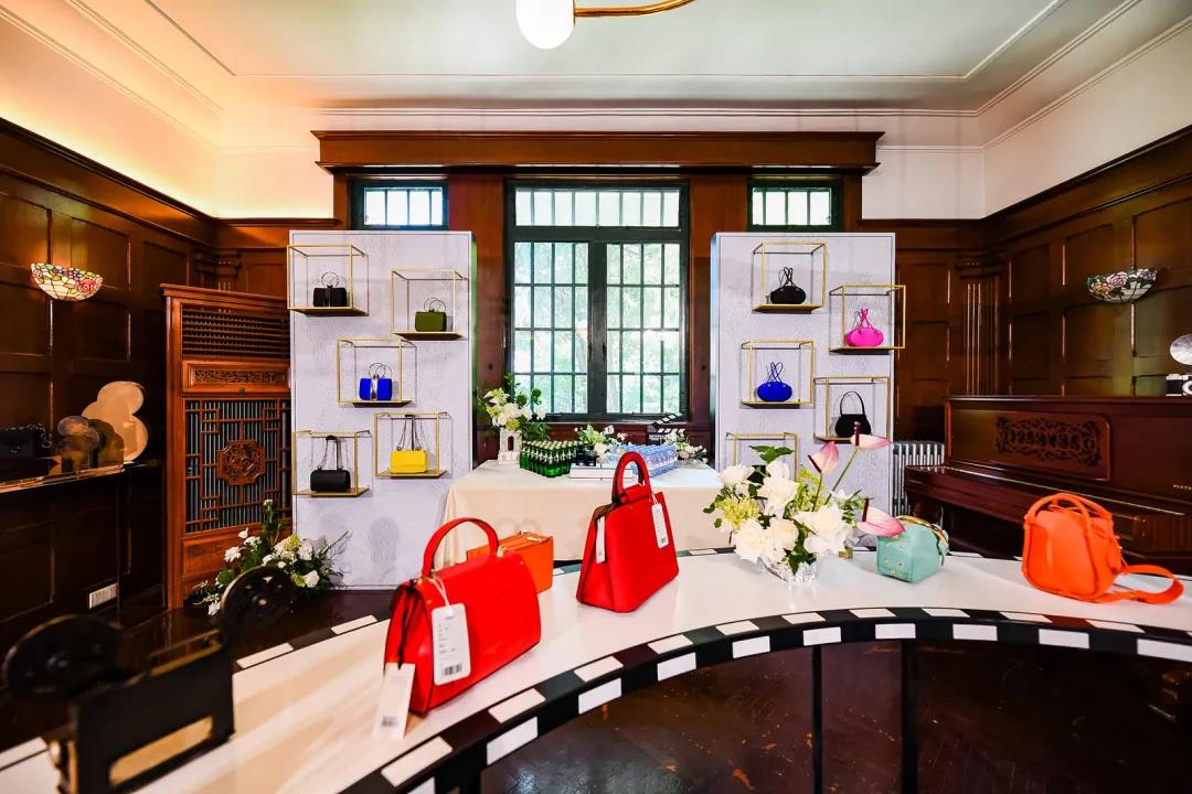 1627029842116482.jpg 4.jpg